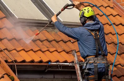 Démoussage et hydrofuge de toiture à Labescau